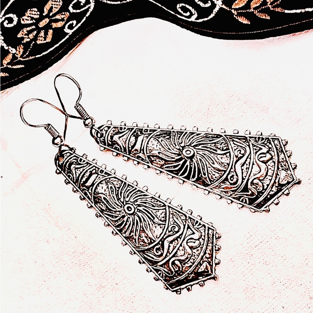 Intricate Silver Filigree Dangle Earrings